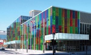 Batisse du centre des congrès de Montréal.